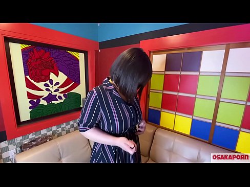 ❤️ Cutie Japanese pẹlu awọn omu nla ṣe baraenisere pẹlu awọn nkan isere ibalopọ ati pe o ni orgasm kan. O sọrọ ninu ifọrọwanilẹnuwo kan nipa iriri onibaje rẹ. Awọn ori omu nla ati obo ti o ni irun ti n kerora. Osaka onihoho ❤❌ Fidio furo ❌️